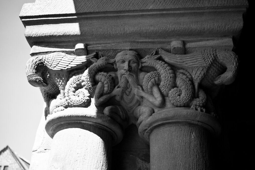 Säule Figur