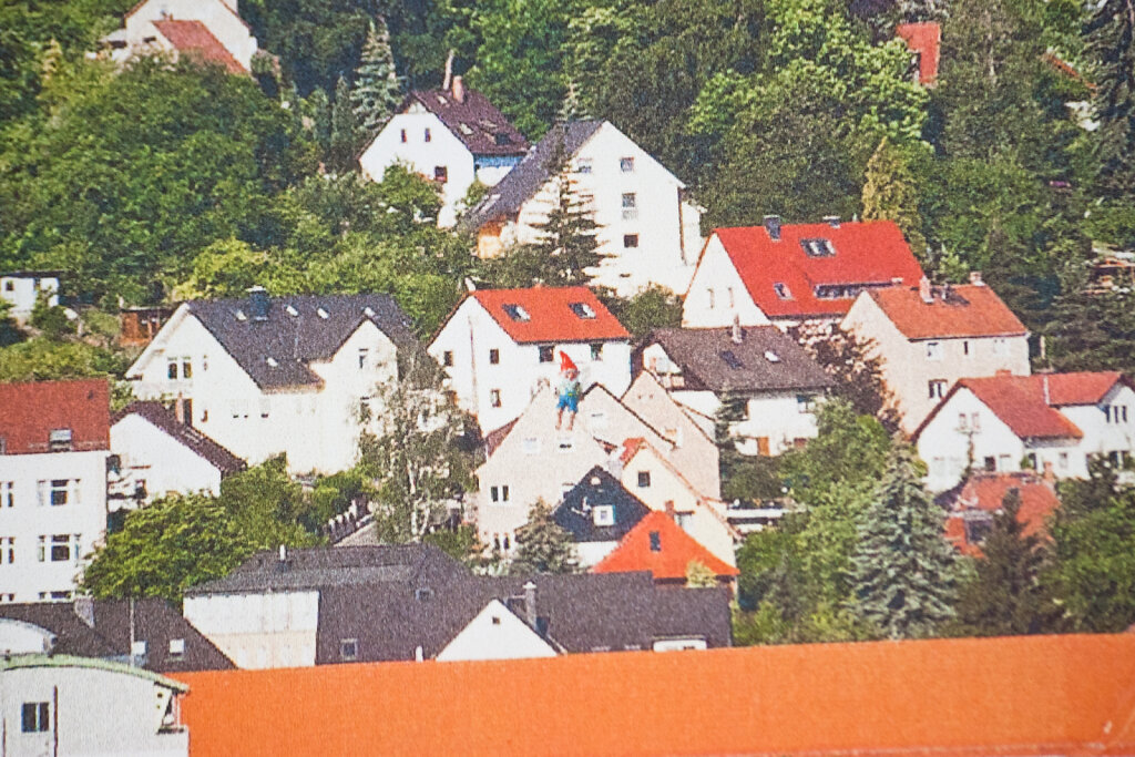 Kartenzwerg auf Dach