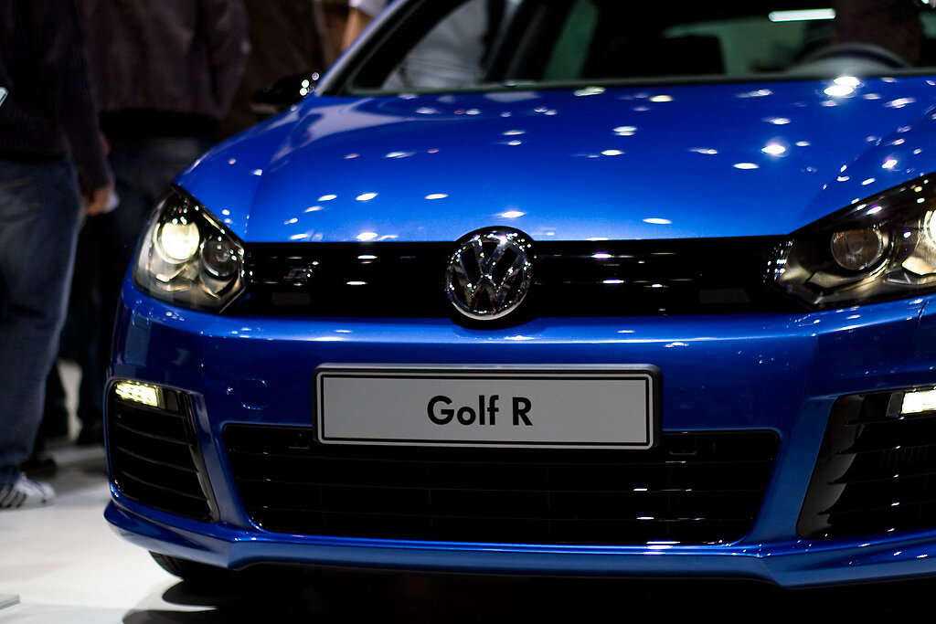 Golf-R Front