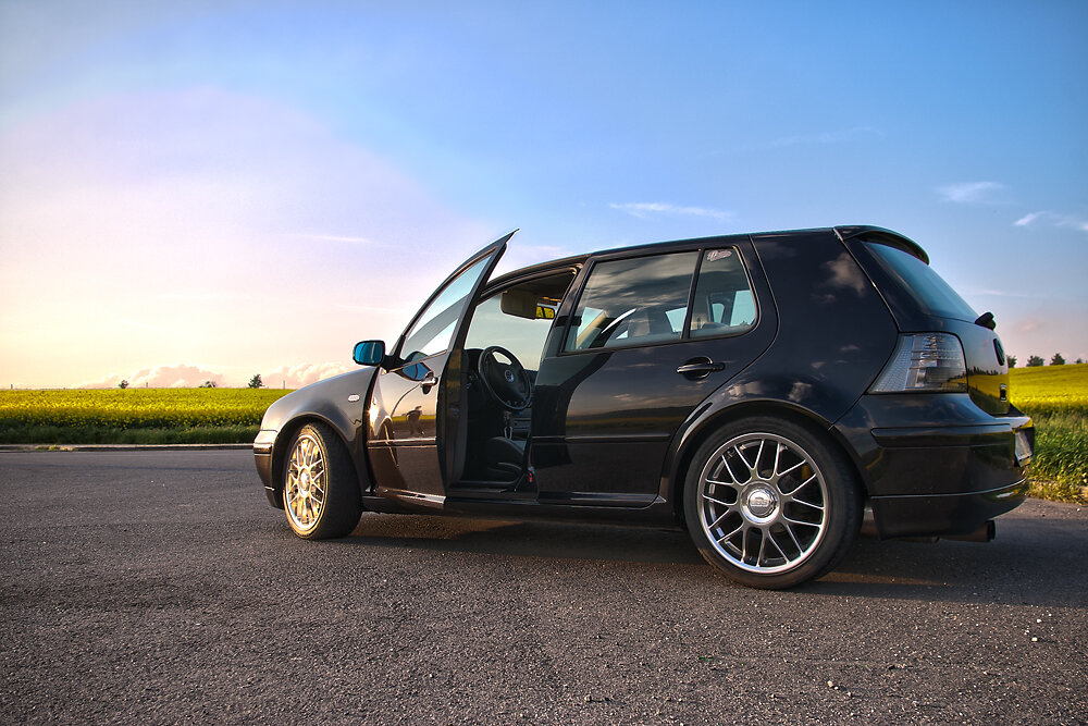 Golf IV seitlich bunt