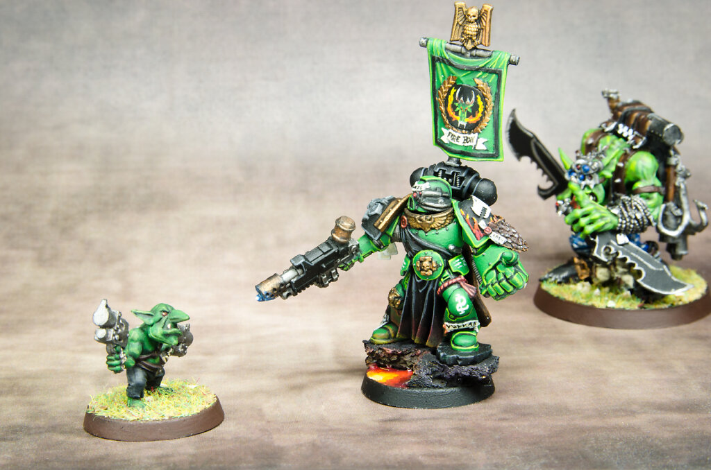 kleiner Ork vs Spacemarine Warhammer 40K